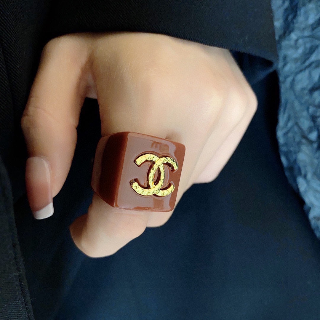 Chanel Vintage Red Ring - 18K Yellow Gold