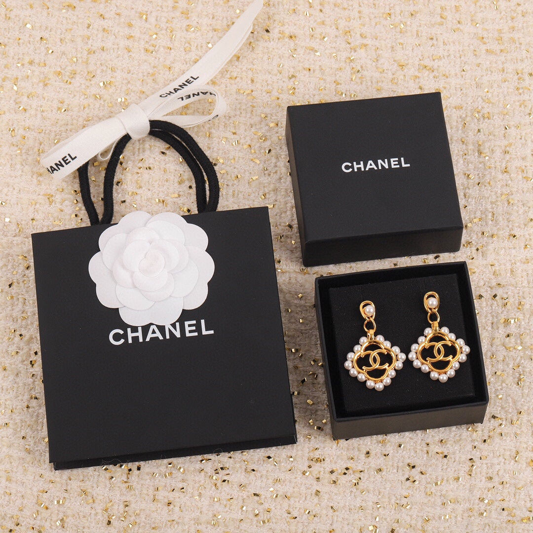 Chanel Square Pearl Pendant Earrings - 18K Yellow Gold