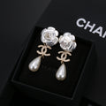 Chanel Flower Pearl Earrings - 18K Yellow Gold