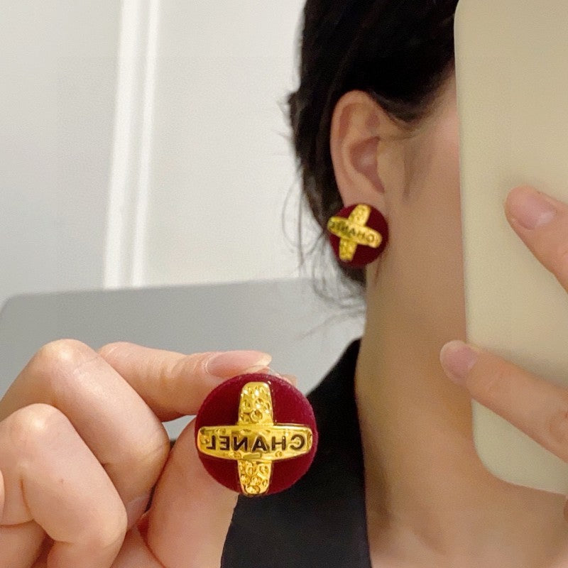 Chanel Red Earrings - 2 cm Height - 18K Yellow Gold