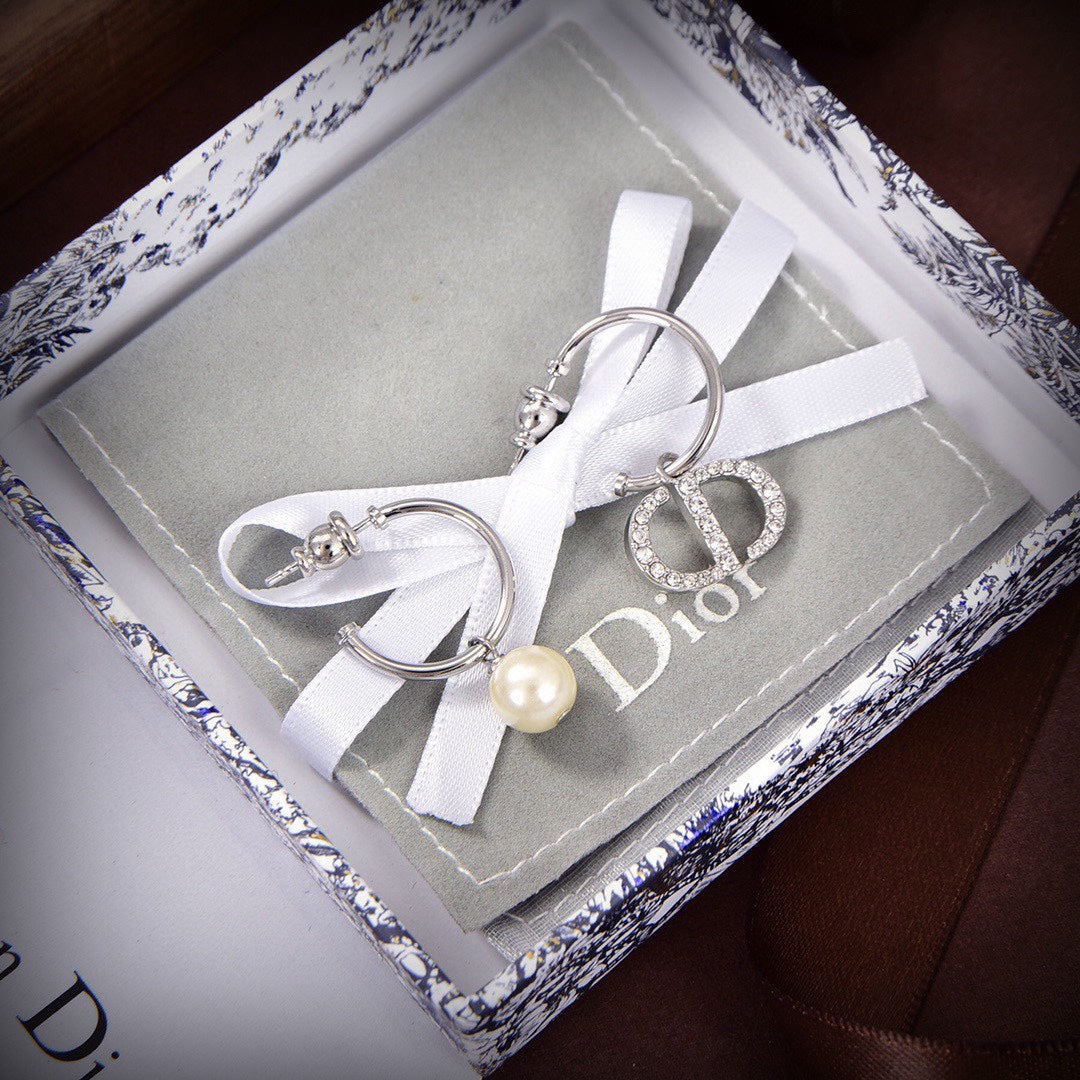Dior Petit CD Pearl Earrings