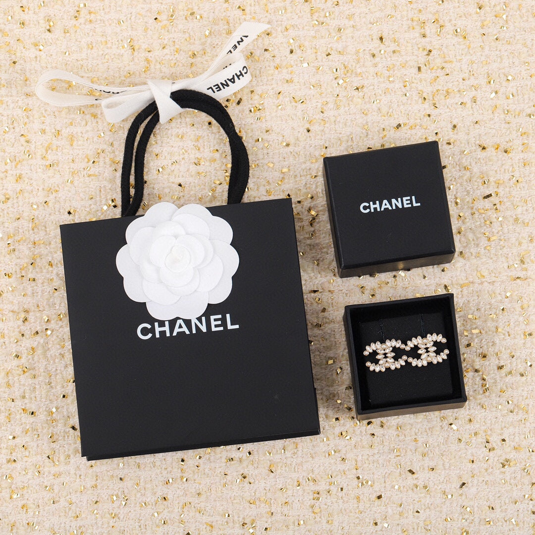 Chanel Crystal Earrings - 18K Yellow Gold