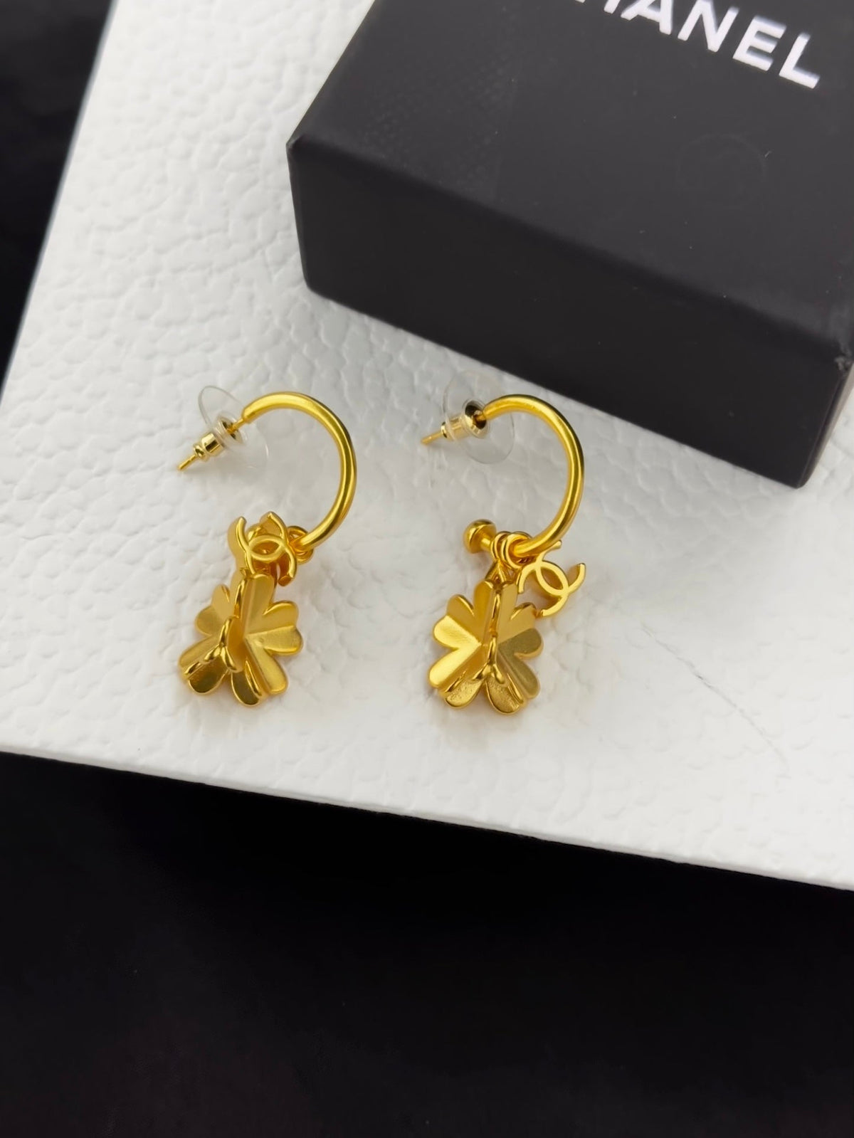 Chanel Flowers Earrings - 4.5 cm Height - 18K Yellow Gold