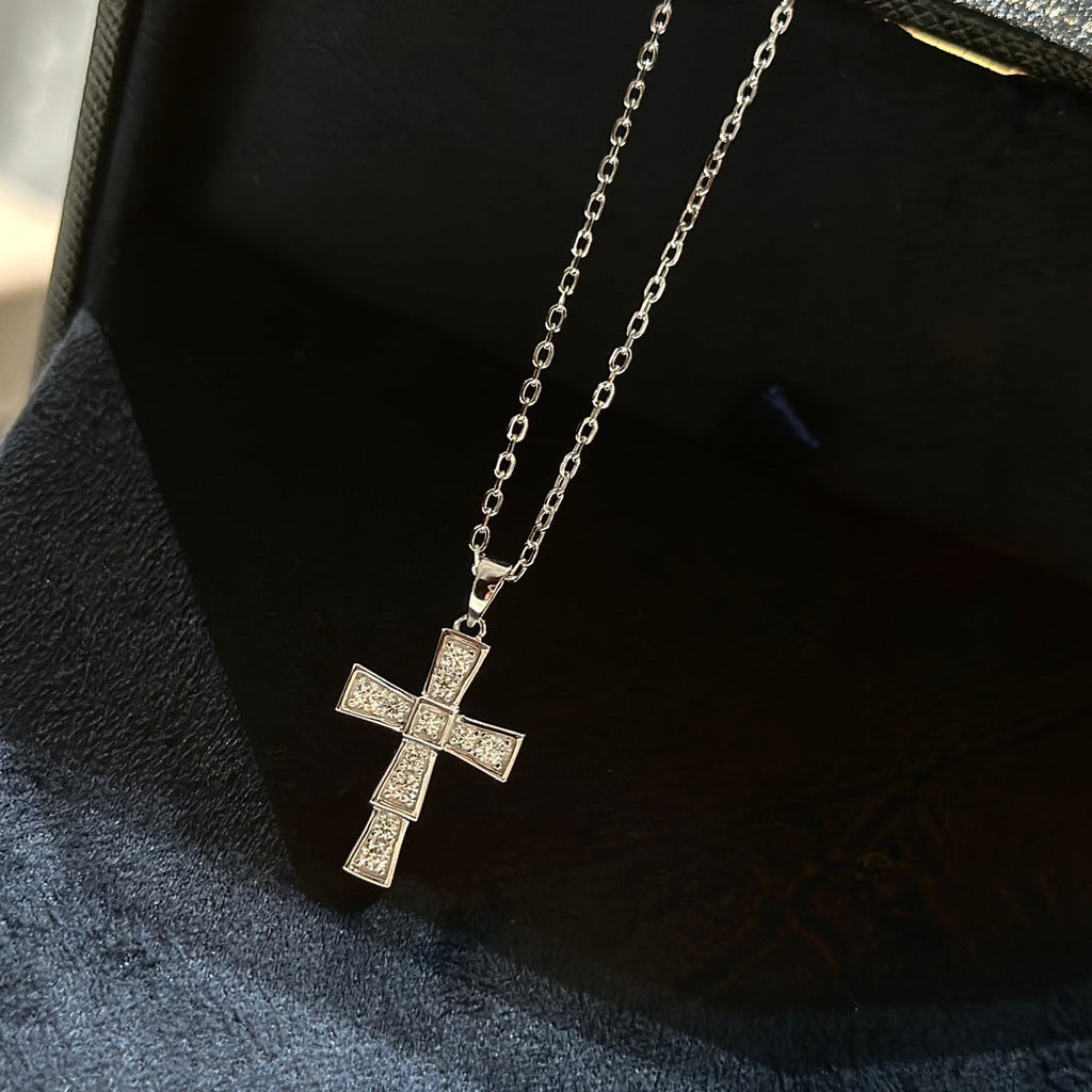 Moissanite Pendants Necklace - 18K Gold