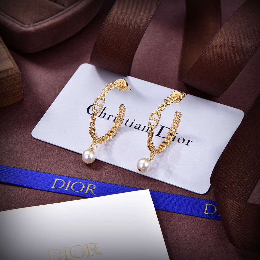 Dior 30 Montaigne Earrings