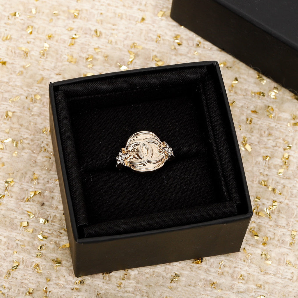 Chanel Chain Ring - 18K Yellow Gold