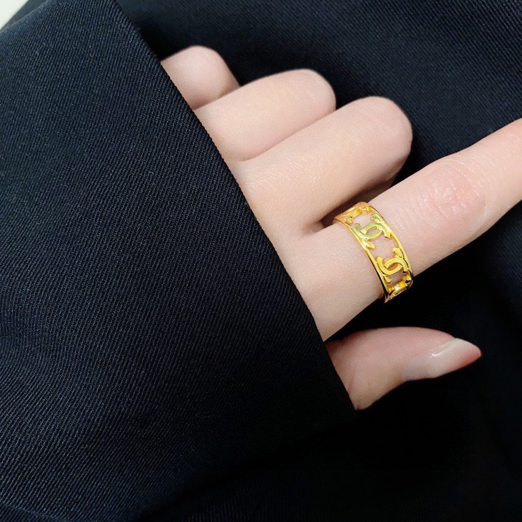 Chanel Vintage Openwork Ring - 18K Yellow Gold