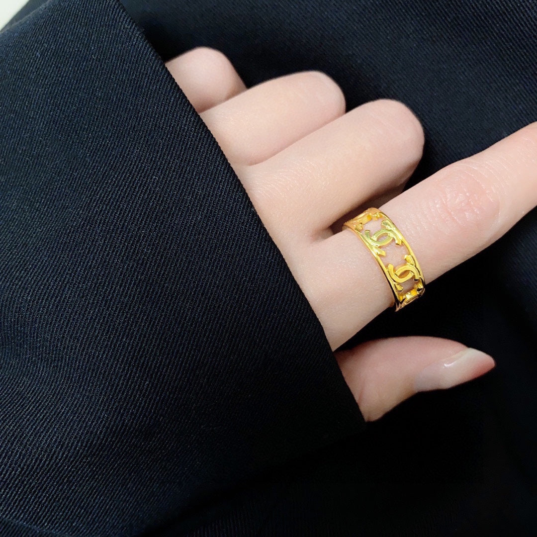 Chanel Vintage Openwork Ring - 18K Yellow Gold