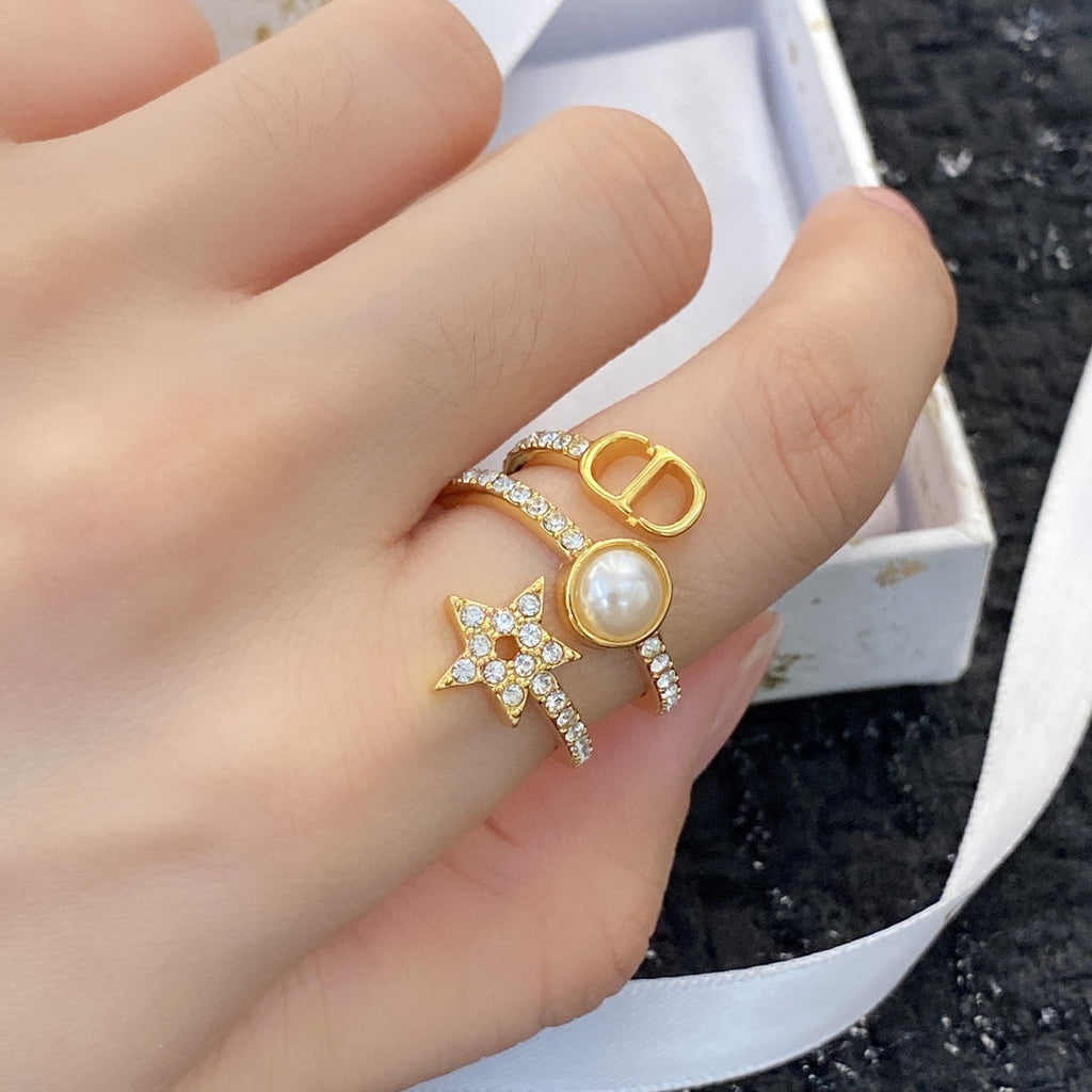 Dior Star Pearl Ring - 18K Yellow Gold