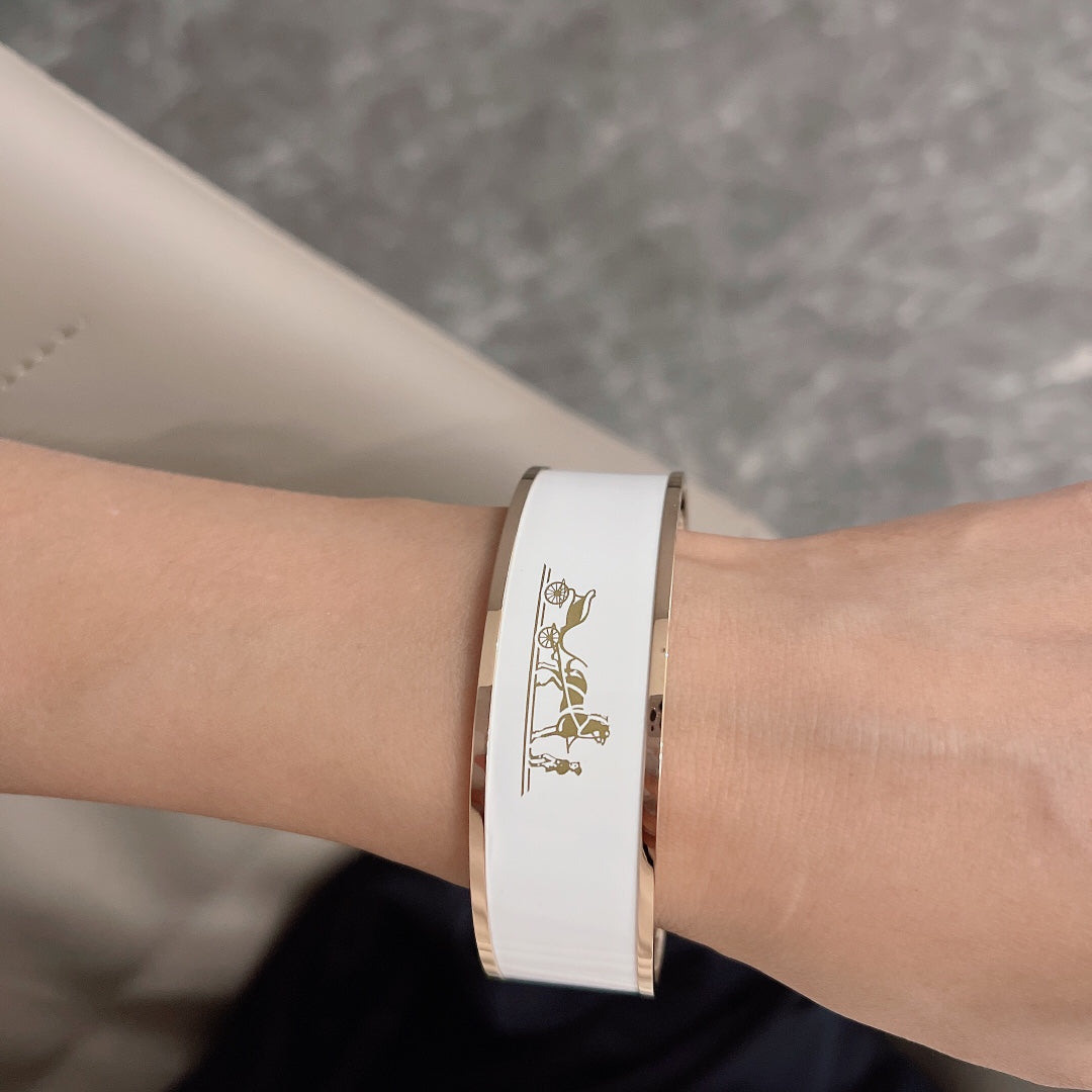 Hermes Enamel Caleche Wide Bangle Bracelet - 18K Yellow Gold