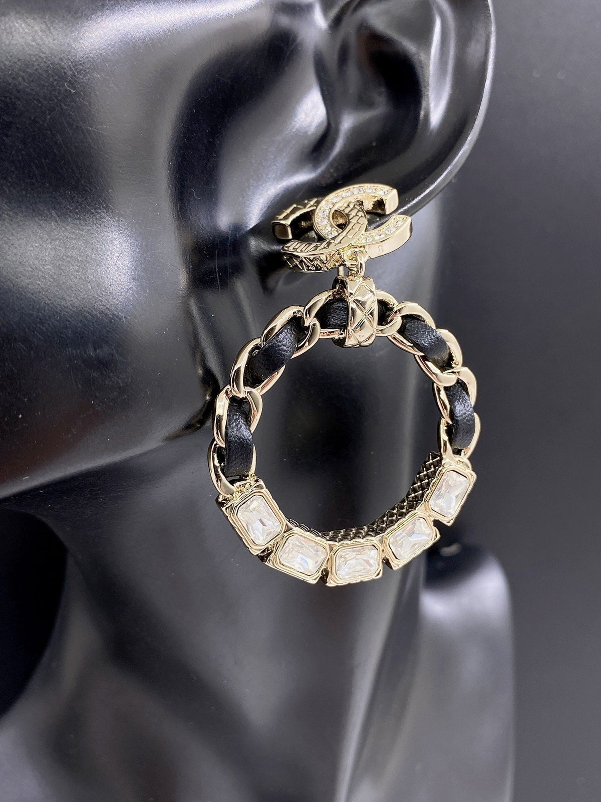 Chanel Round Crystal Earrings - 18K Yellow Gold