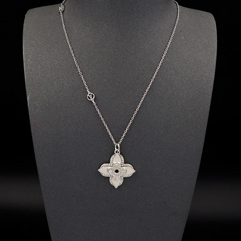 Louis Vuitton Medaillon Necklace