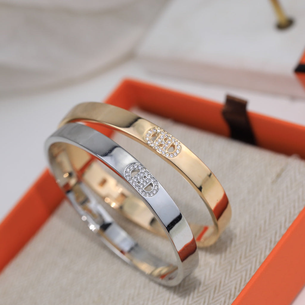 Hermes Diamond Bracelet - 18K Gold