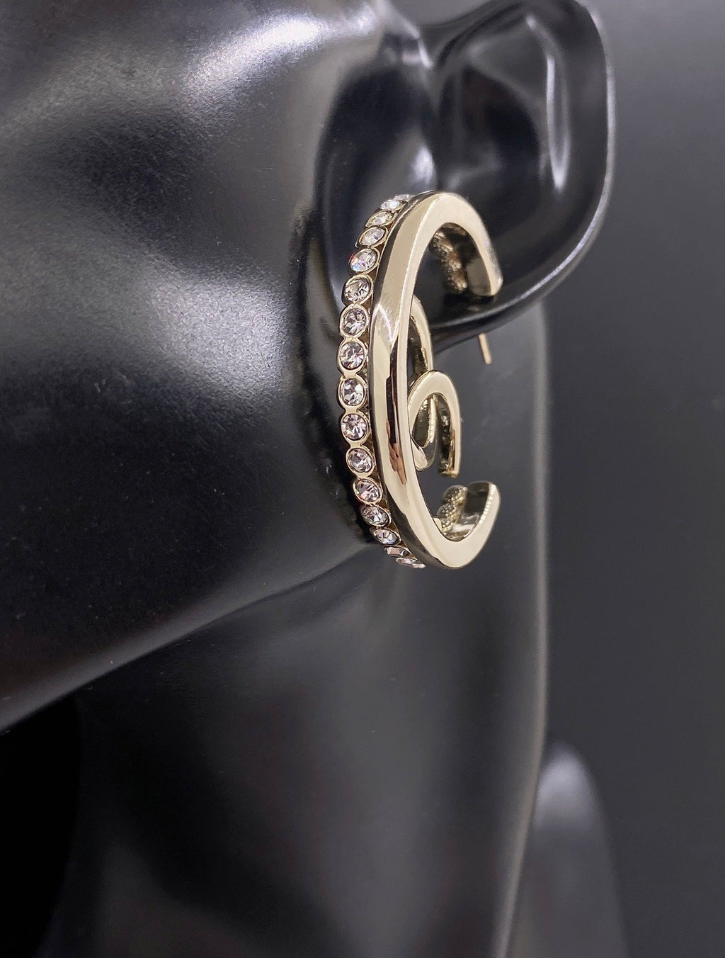 Chanel Circle Crystal Earrings - 18K Yellow Gold