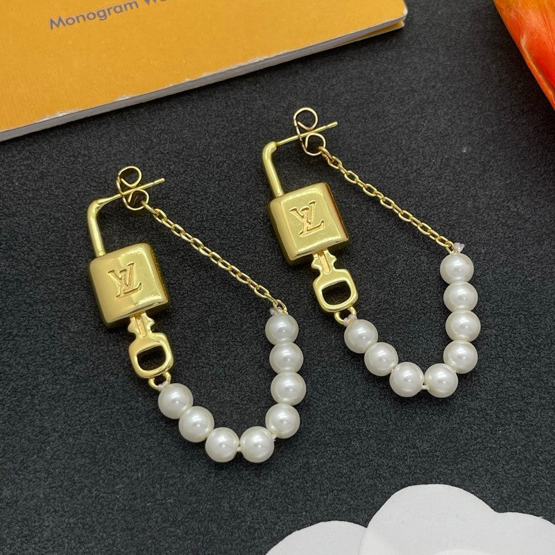 Louis Vuitton Pearl Lock Earrings - 18K Gold