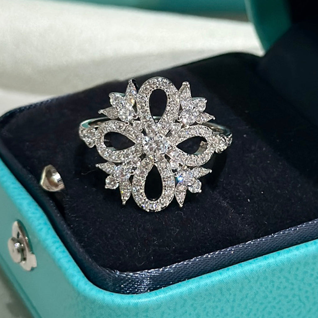 Tiffany Vintage Flower Ring - 18K White Gold