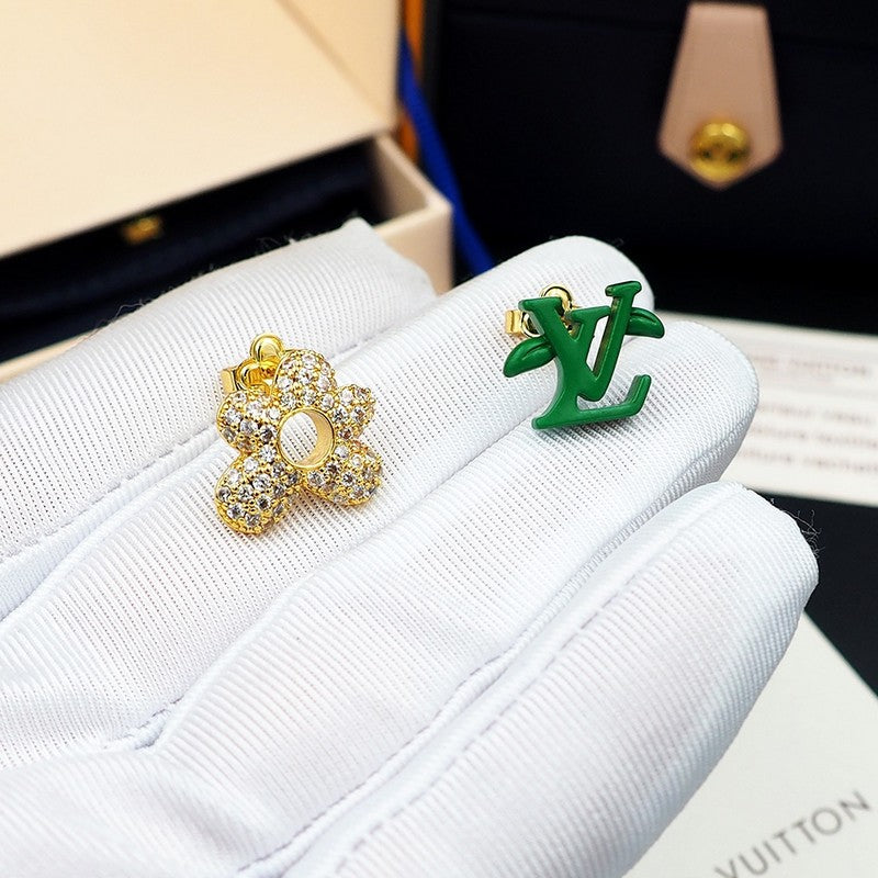 Louis Vuitton Blossom Green Diamond Earrings - 18K Yellow Gold