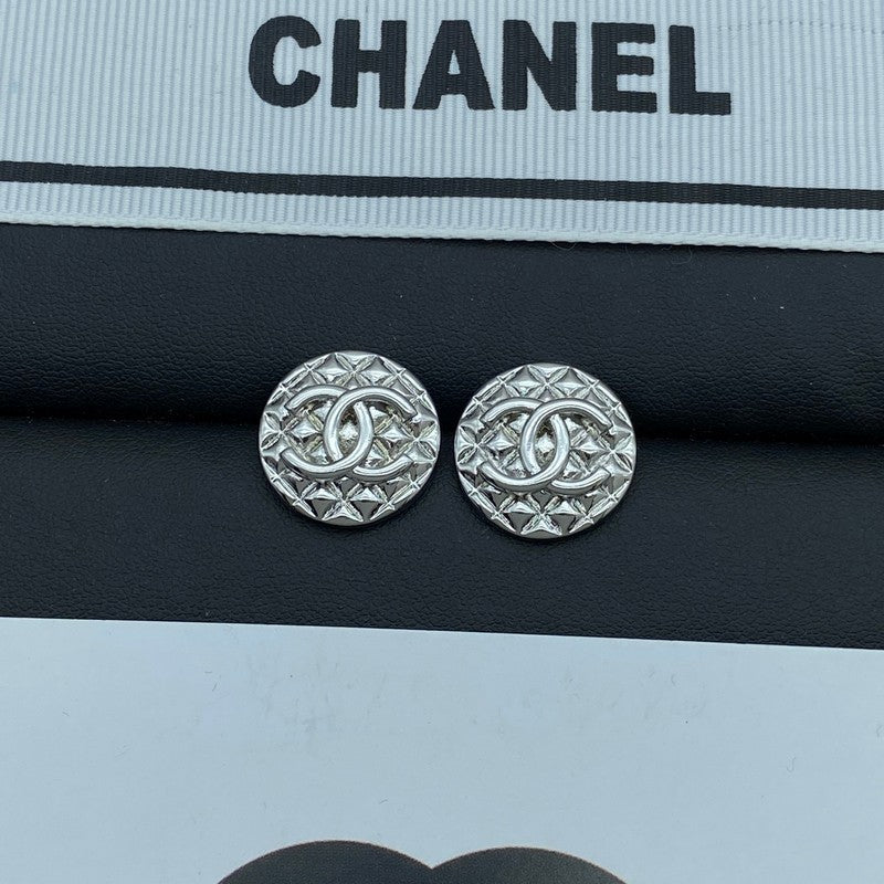 Chanel Round Earrings - 18K White Gold