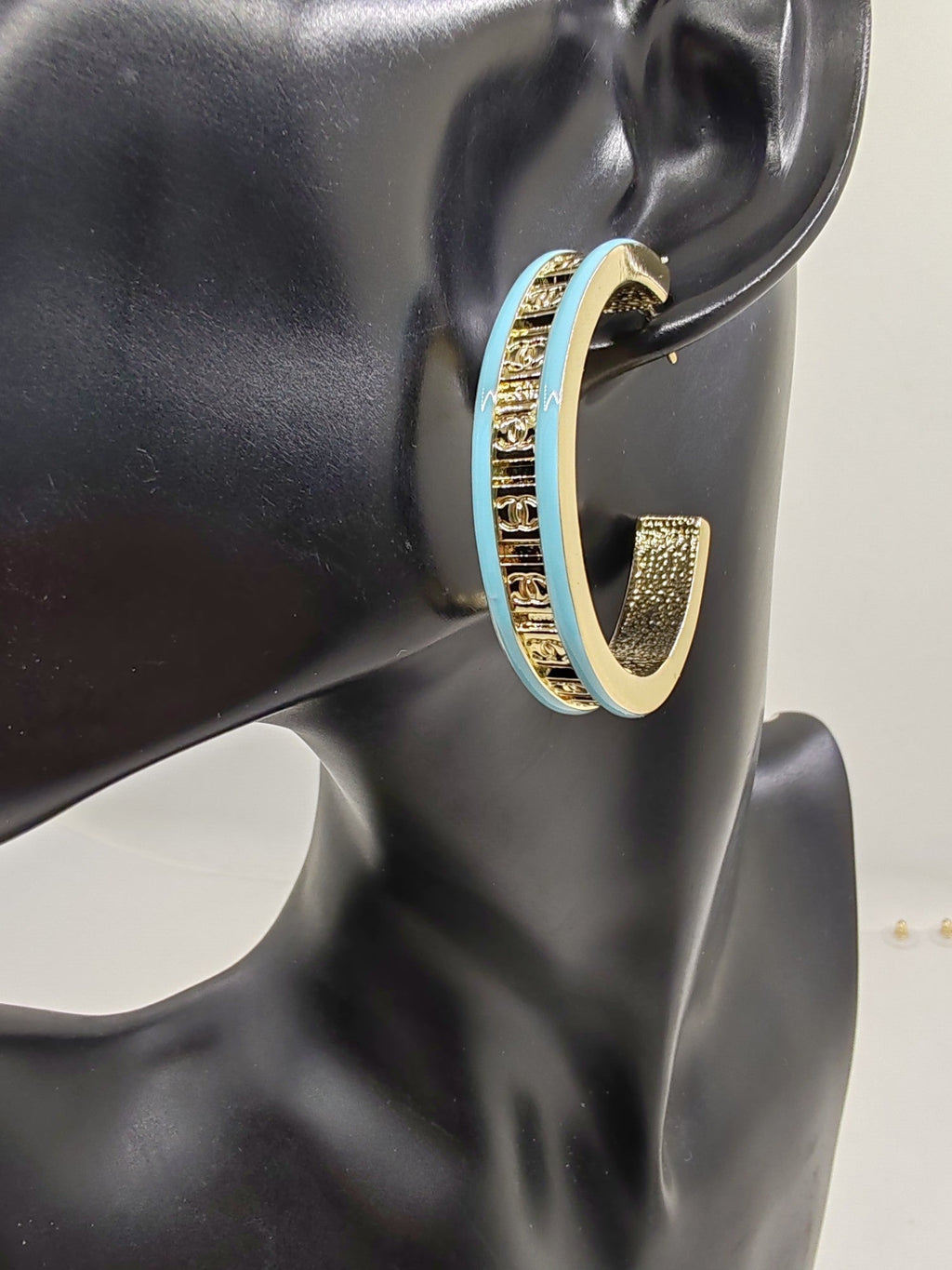 Chanel Blue Resin Earrings - 18K Yellow Gold
