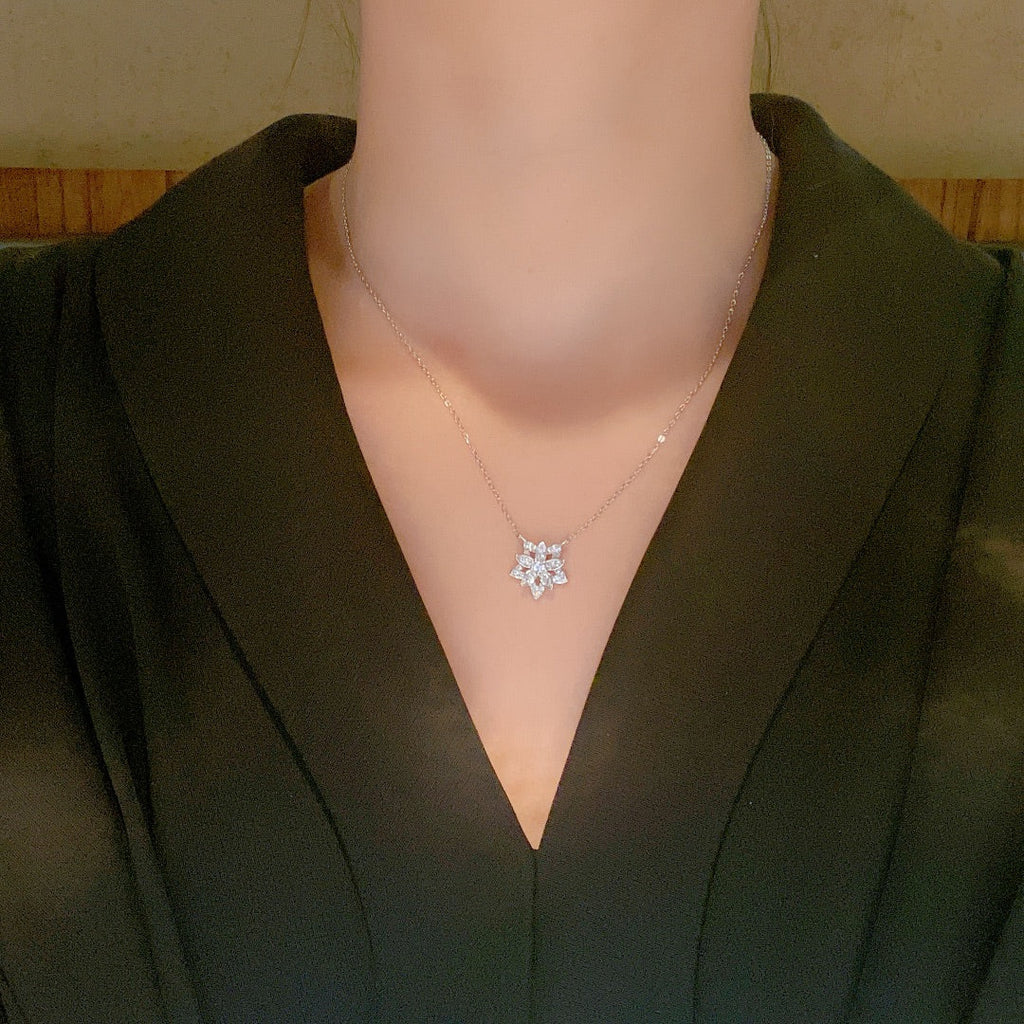 Lotus Openwork Pendant Necklace - 18K Gold