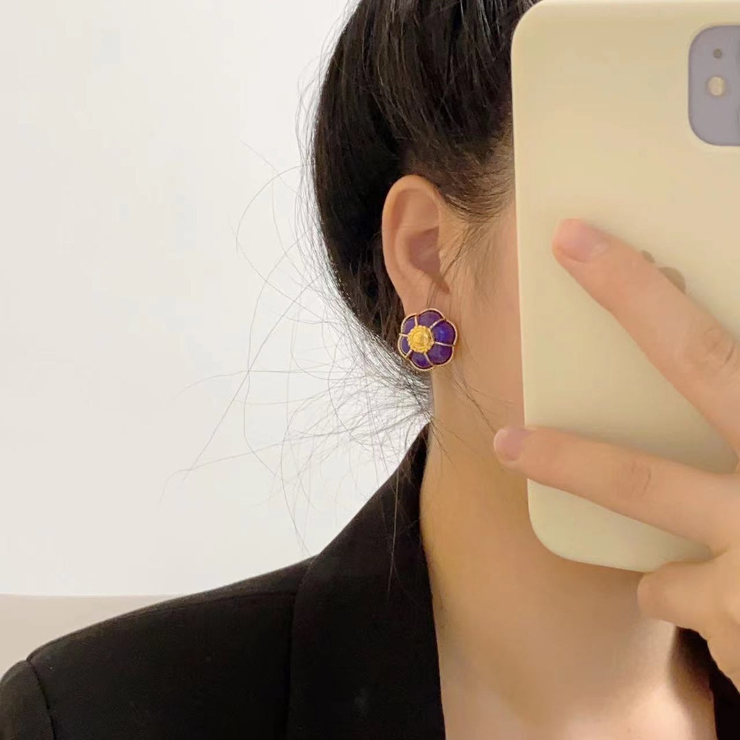 Chanel Purple Flowers Earrings - 18K Yellow Gold