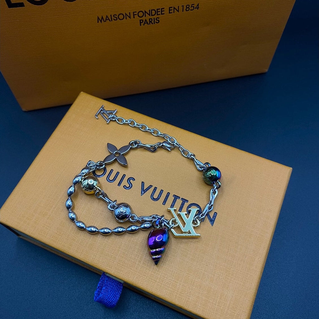 Louis Vuitton Shell Necklace