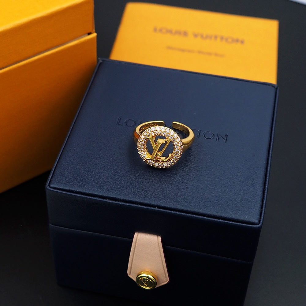 Louis Vuitton Louise Tresor Ring - 18K Yellow Gold