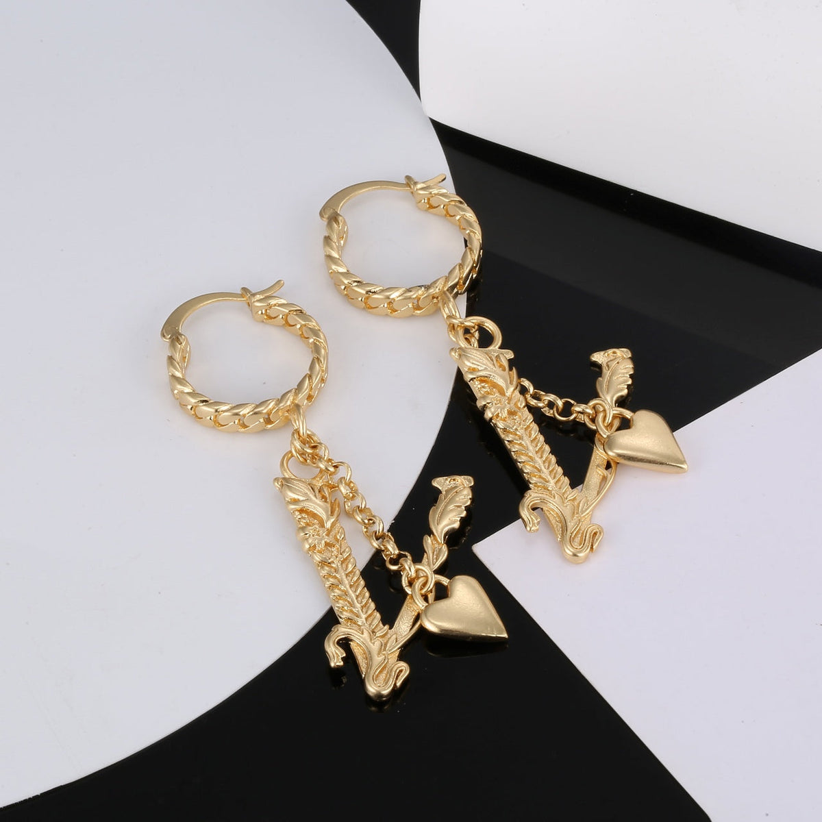 Heart Long Earrings - 18K Yellow Gold