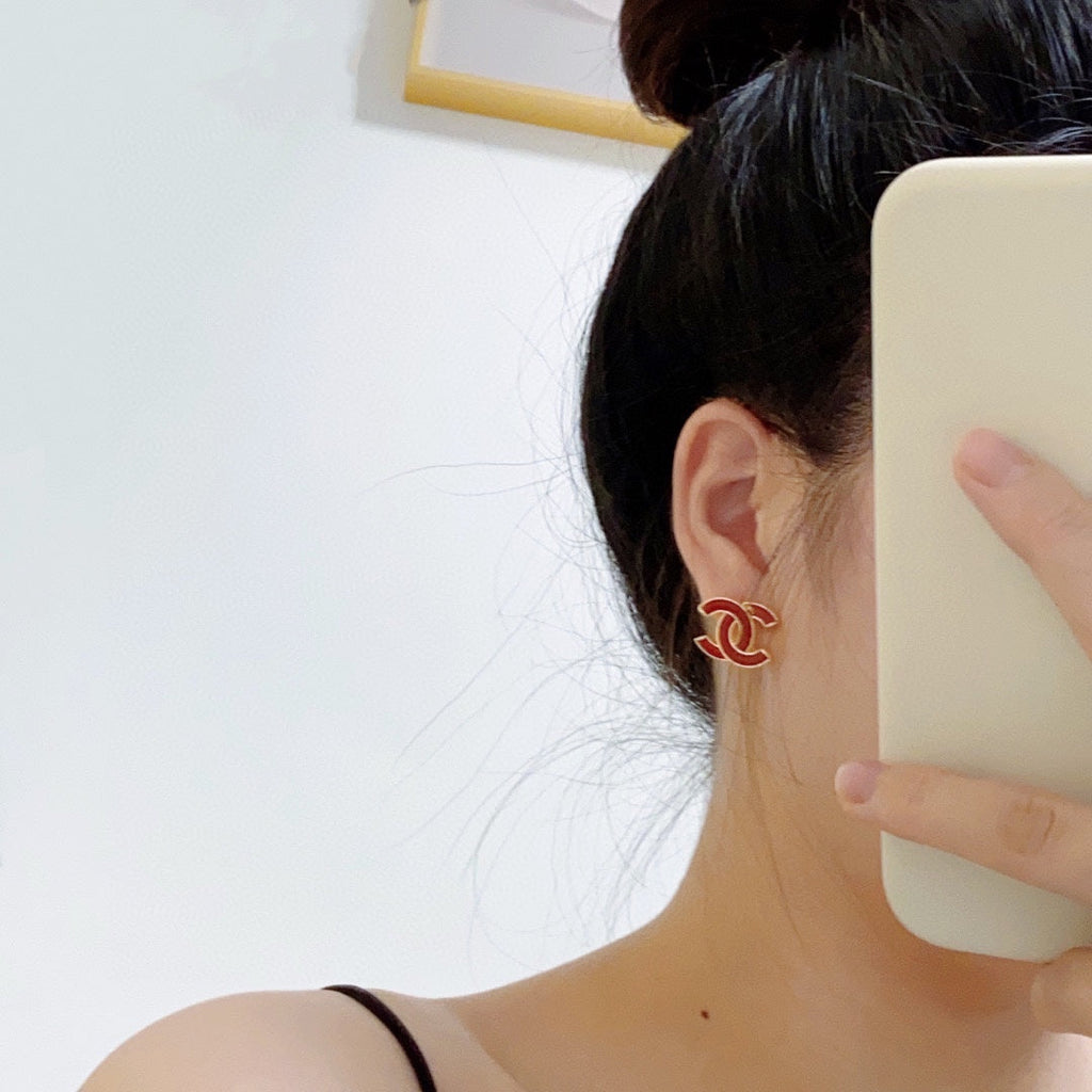 Chanel Red Resin Earrings - 18K Yellow Gold