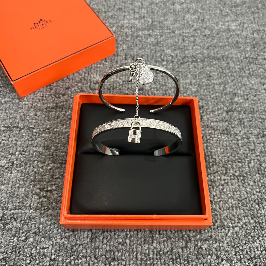 Hermes Kelly Clochette Moissanite Bracelet - 18K White Gold