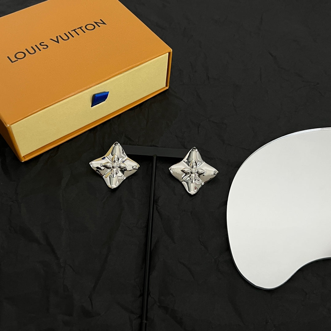 Louis Vuitton Futura Earrings - 18K White Gold