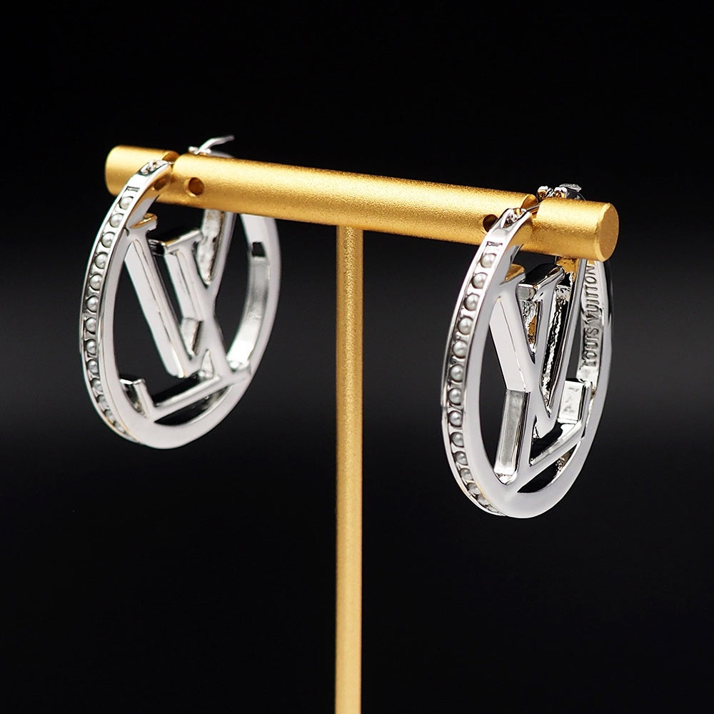 Louis Vuitton Louise Pearl Earrings - 18K Gold