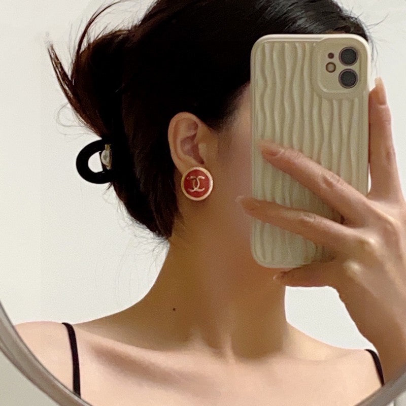 Chanel Pink Round Earrings - 18K Yellow Gold