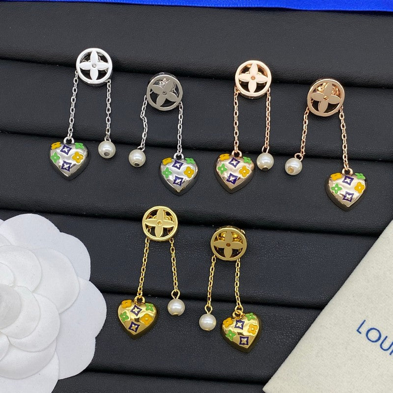 Louis Vuitton Diamond Pearl Drop Earrings - 18K Gold