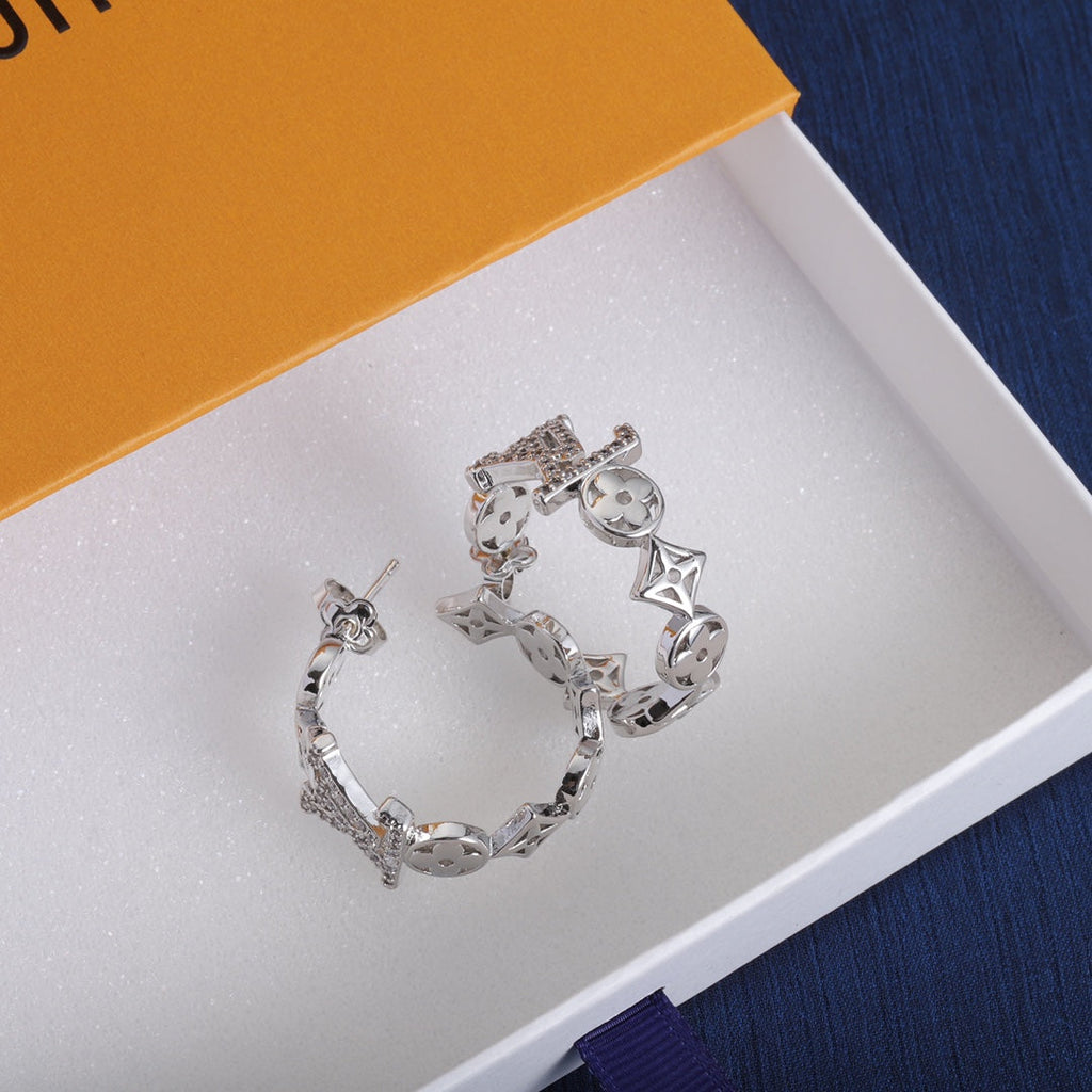 Louis Vuitton Script Diamond Earrings - 18K White Gold
