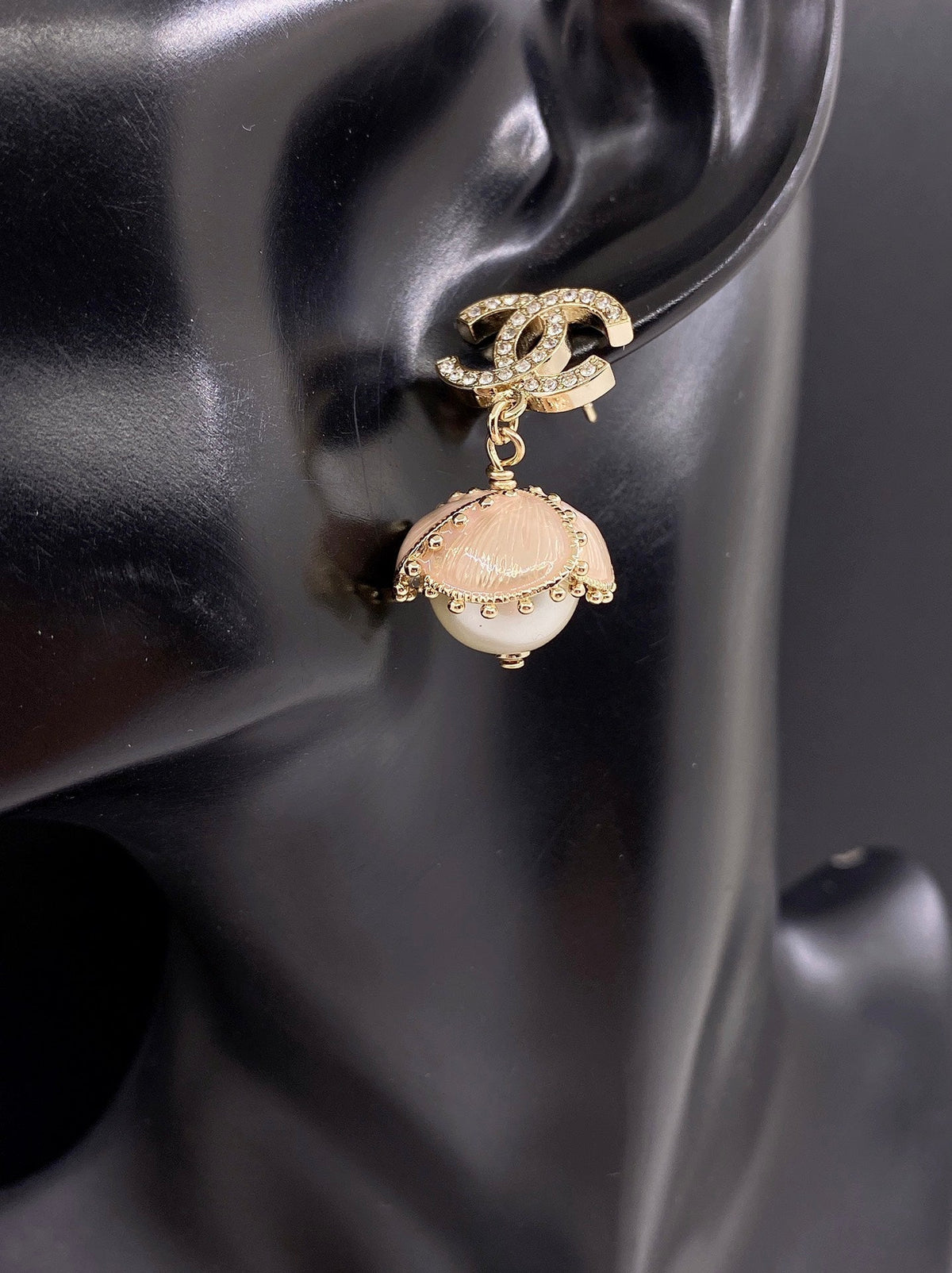 Chanel Flowers Earrings - 18K Yellow Gold