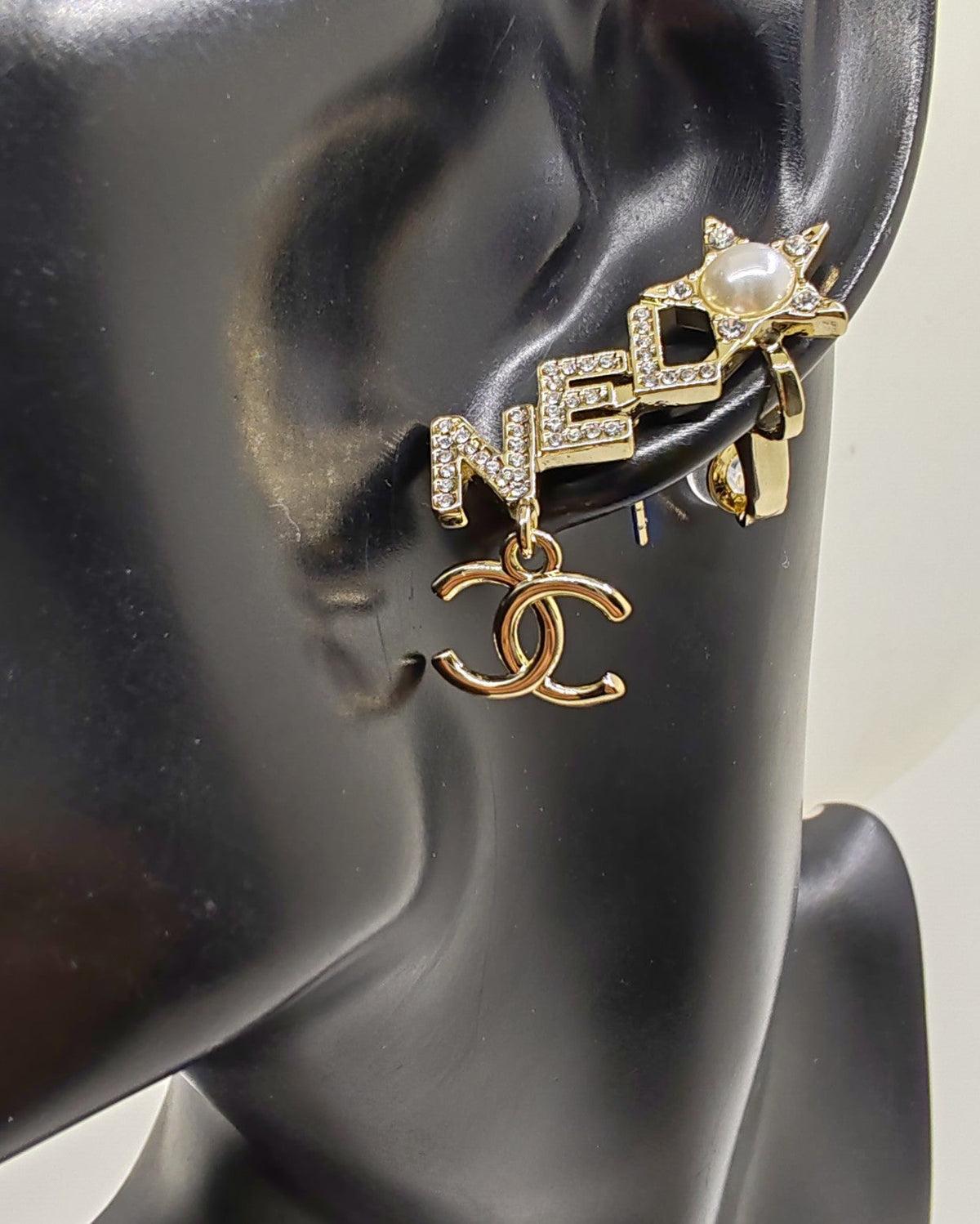Chanel Script Diamond Earrings - 18K Yellow Gold