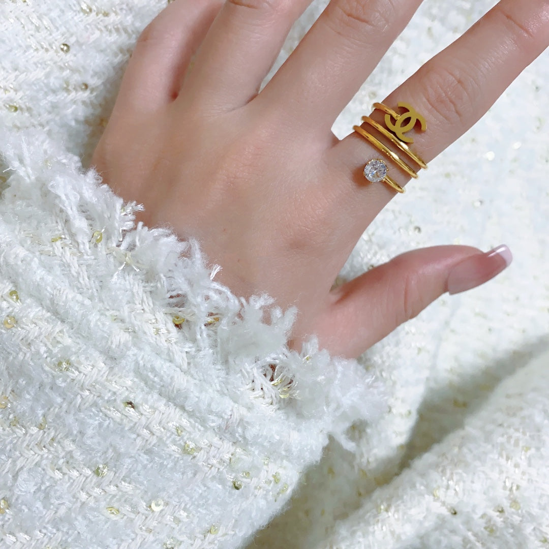 Chanel Vintage Pearl Ring - 18K Yellow Gold