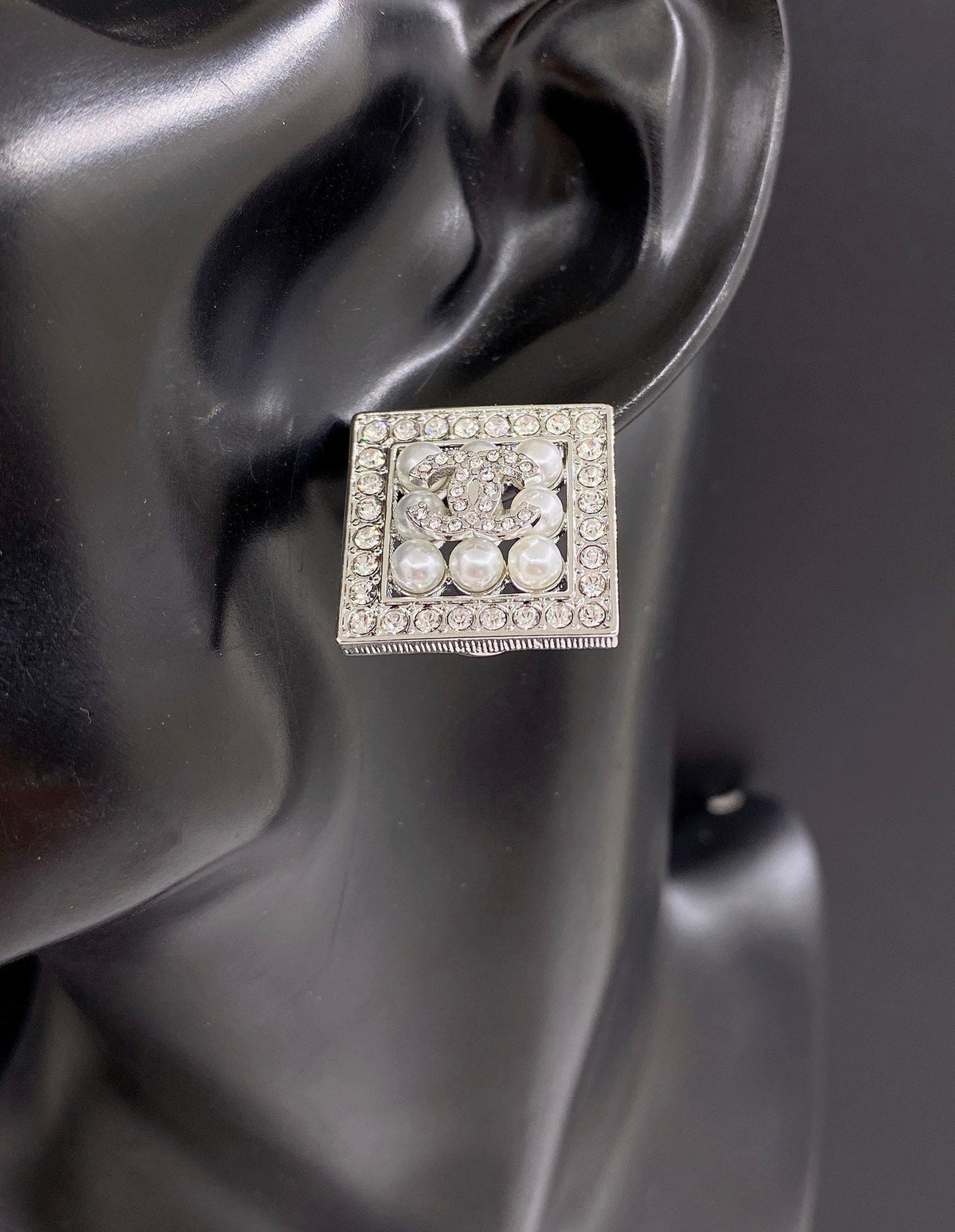 Chanel Square Diamond Earrings - 18K Gold
