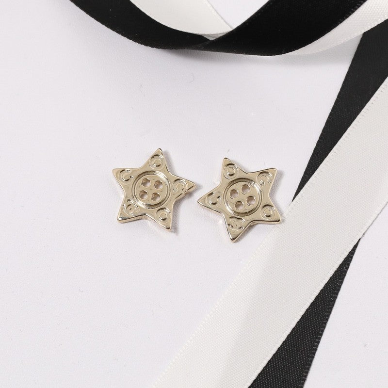 Chanel Star Earrings - 18K Yellow Gold