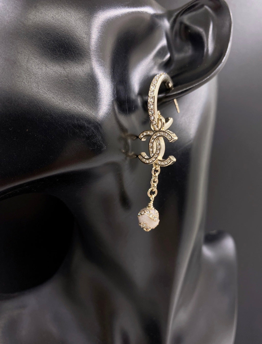Chanel Star Pearls Pendant Earrings - 18K Yellow Gold