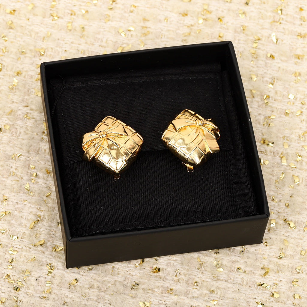 Chanel Vintage Earrings - 18K Yellow Gold