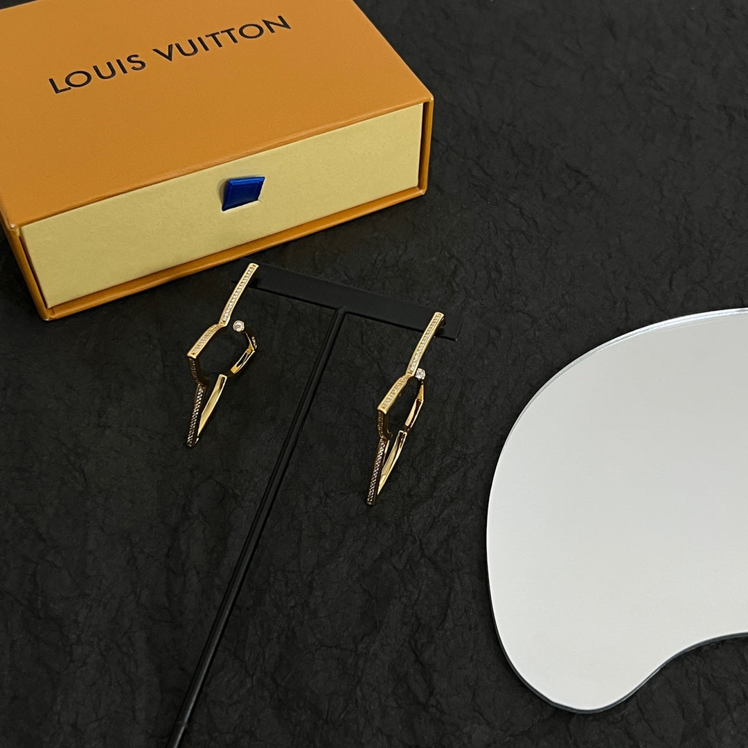 Louis Vuitton Debuts Blossom Earrings - 18K Yellow Gold