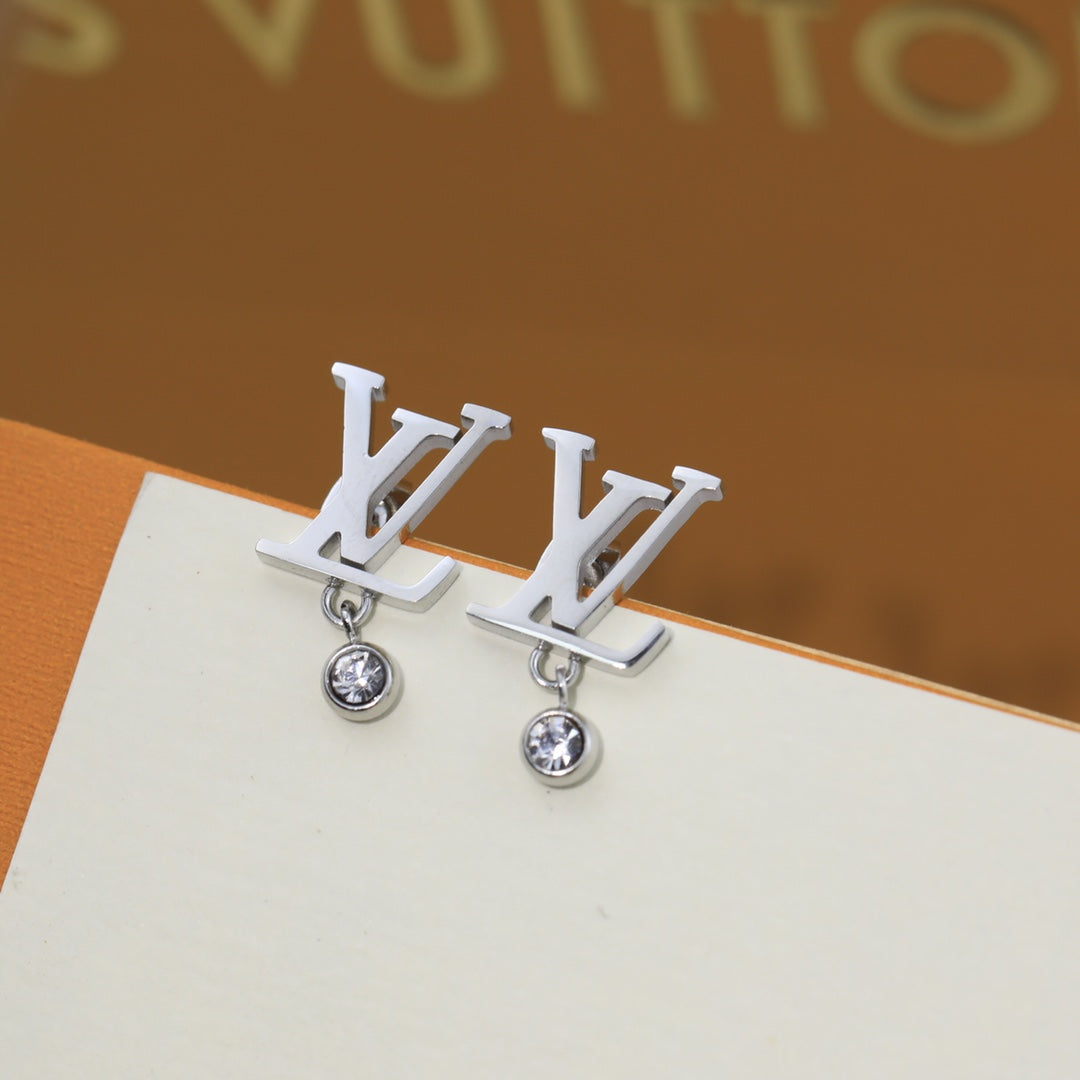 Louis Vuitton Diamond Earrings - 18K Gold