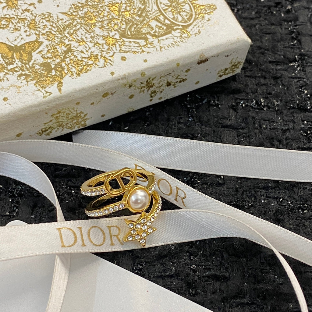 Dior Star Pearl Ring - 18K Yellow Gold