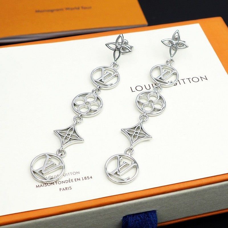Louis Vuitton Lace Long Earrings - 18K Gold