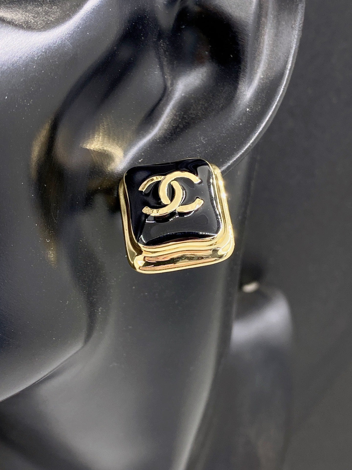 Chanel Square Earrings - 18K Yellow Gold