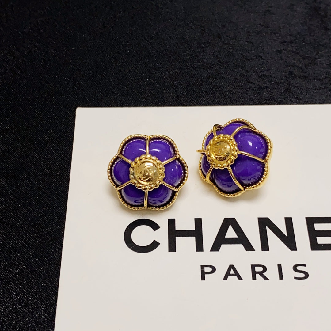 Chanel Purple Flowers Earrings - 18K Yellow Gold