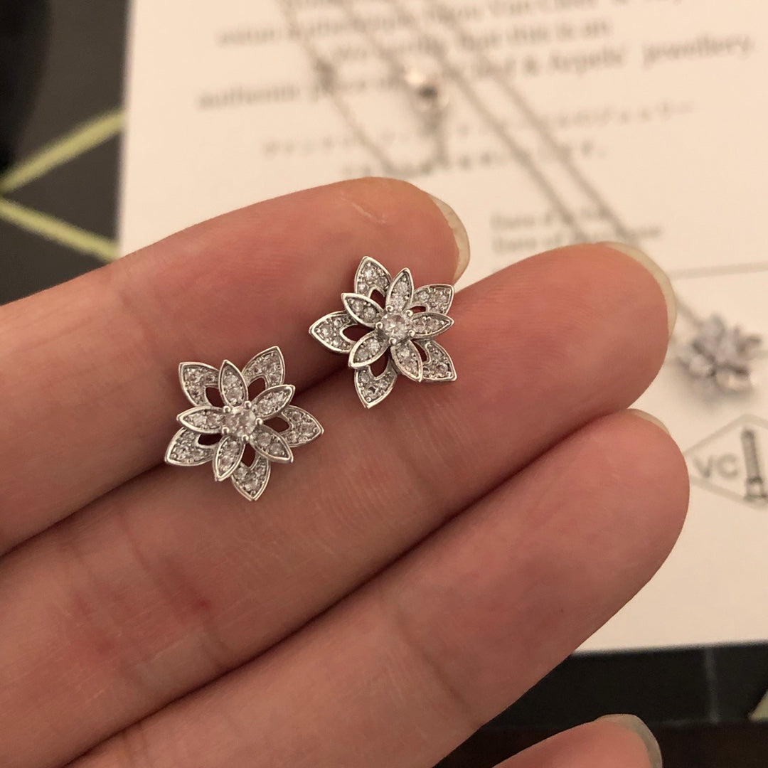 Lotus Openwork Earrings - 18K Gold