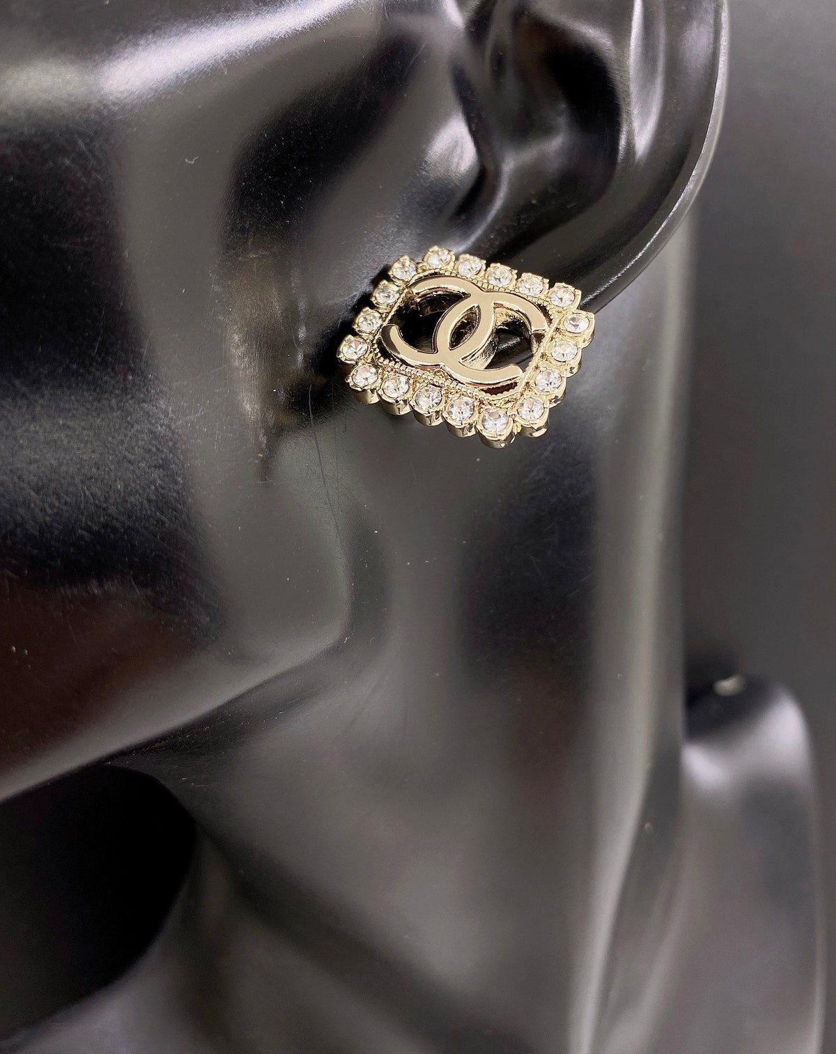 Chanel Square Pearl Earrings - 18K Yellow Gold